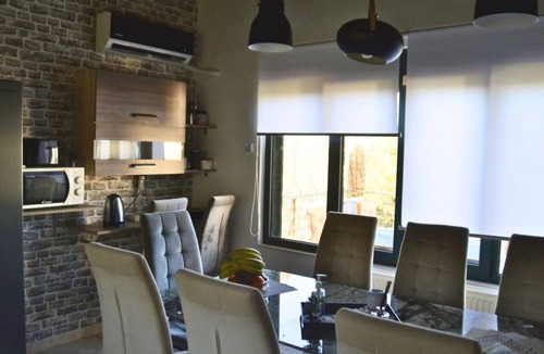 Chalcis Villa | Βίλα δίπλα στη θάλασσα και στο βουνό, ιδανική για οικογένειες