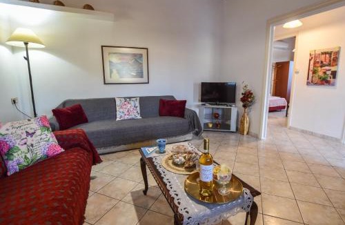 Samos Town House | Εξοχική κατοικία Αnna's house