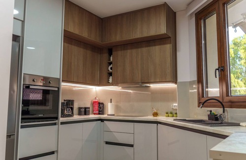 Agios Minas Apartment | καινούριο άνετο διαμέρισμα με μπαλκόνια και πάρκινγκ. Πλήρες εξοπλισμένο