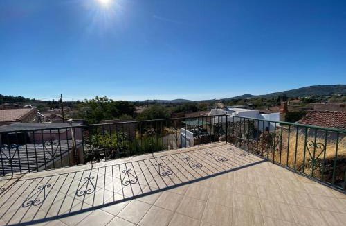 Chios Apartment | Παραδοσιακή διωροφη οικία
