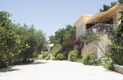 Pylos-Nestoras House | ΣΠΙΤΙ ΣΕ ΣΥΓΚΡΟΤΗΜΑ ΜΕ ΠΙΣΙΝΑ Mary's house