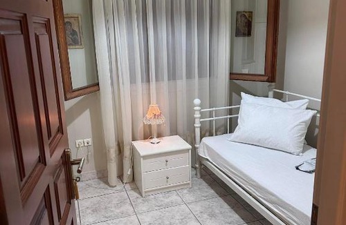 Dafni-Ymittos Apartment | Ωραίο διαμέρισμα κοντά στο μετρό