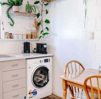 Blackmans Bay Apartment | 阳光花园公寓 临近海滩与市中心