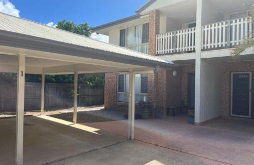 Rainbow Beach Apartment | 1-8 Indigo Avenue - Rainbow Beach Walk to beach