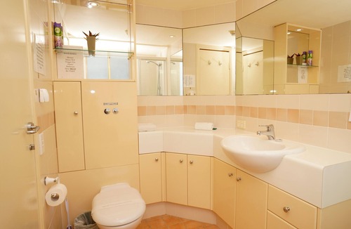 Spring Hill Apartment | 1 Bedroom Apt - 2 Nt Min(Comfortable one bedroom apartment with city view)