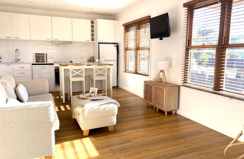 Terrigal House | 1 Hour from Sydney 500 meters to Terrigal beach, restaurants and night life.
