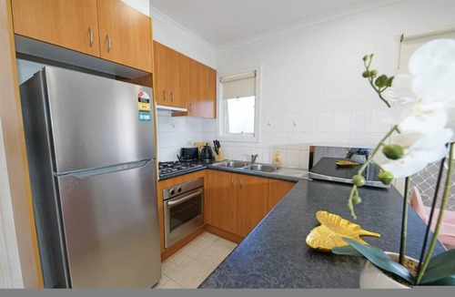 Box Hill Apartment | 100 m² Apartment ∙ 1 bedroom ∙ 3 guests