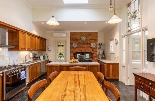 Sale Bed & Breakfast | 100 m² Bed and breakfast ∙ 5 bedrooms ∙ 8 guests