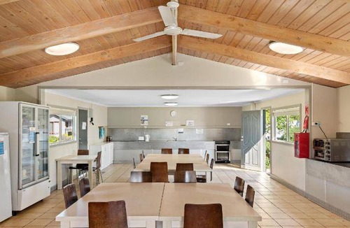 Braybrook Resort | 100 m² Resort ∙ 3 bedrooms ∙ 127 guests
