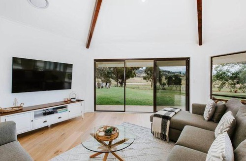 Erudgere House | 1000 m² House ∙ 4 bedrooms ∙ 8 guests