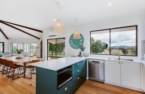 Erudgere House | 1000 m² House ∙ 4 bedrooms ∙ 8 guests