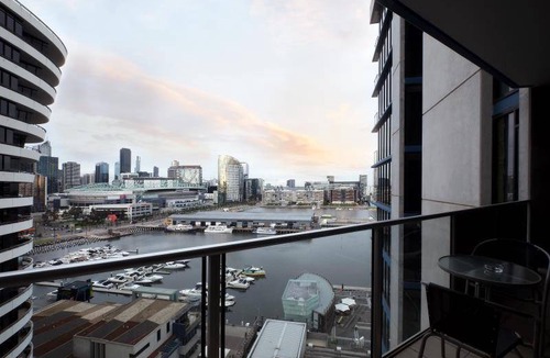 Docklands Apartment | 105 m² Apartment ∙ 3 bedrooms ∙ 10 guests