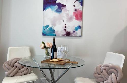 Brunswick West Apartment | 10A Brunswick Living Studio Close to APT and CBD Free Wifi Tram at Doorstep