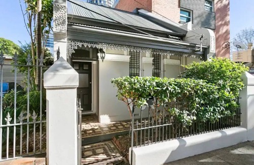 Zetland House | 10min CBD & Airport | Parking | 5min to bus&train