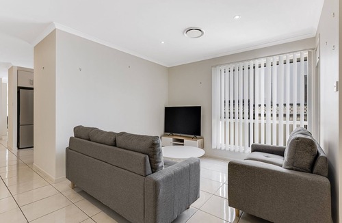 Golden Beach House | 11 Wills Avenue Golden Beach QLD