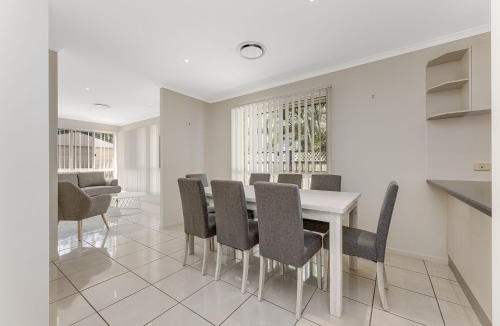 Golden Beach House | 11 Wills Avenue Golden Beach QLD