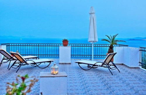 Nisaki Villa | 110 m² Villa ∙ 5 bedrooms ∙ 8 guests