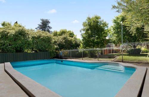 West Bathurst House | 1100 m² House ∙ 5 bedrooms ∙ 12 guests
