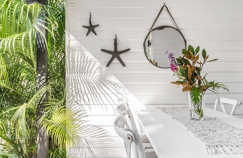 Byron Bay Apartment | 11BR Big Space in the Heart of Byron Bay Sleeps 24