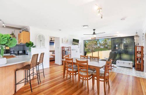 Point Vernon House | 120 m² House ∙ 4 bedrooms ∙ 8 guests