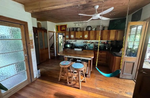 South Lismore House | 120yr old house by the river