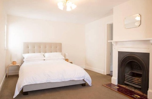 Sullivan's Cove Apartment | 128 Murray Apartment 2 | Hobart CBD