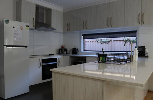 Sebastopol House | 13 bedrooms,6.5 bathroom, sleeps 40+, playgrounds, giant checkers, table tennis