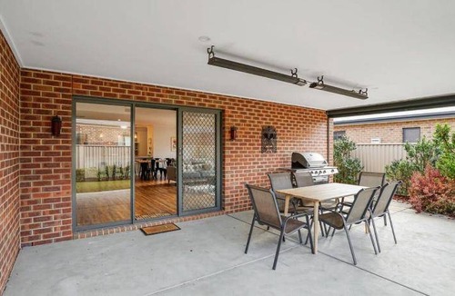 Golden Point House | 130 m² House ∙ 3 bedrooms ∙ 8 guests