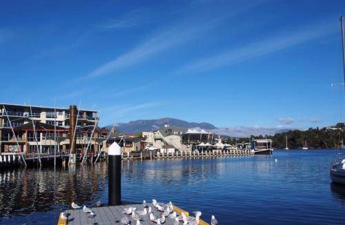 Bellerive House | 130 m² House ∙ 3 bedrooms ∙ 5 guests