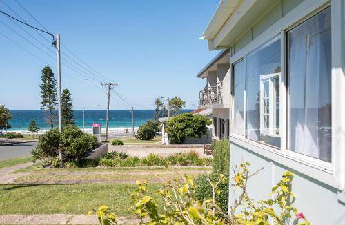 Mollymook House | 132 m² House ∙ 3 bedrooms ∙ 6 guests
