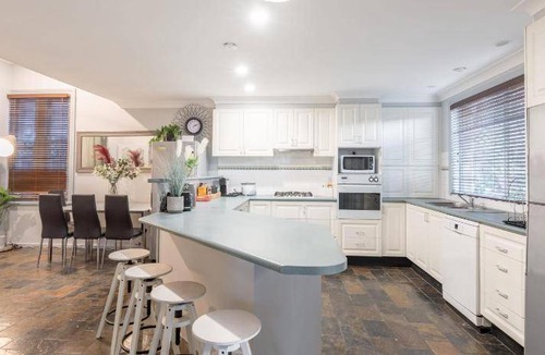 Burwood Bed & Breakfast | 14 m² Bed and breakfast ∙ 4 guests