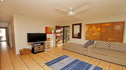 Marcoola House | 15 Clematis Court