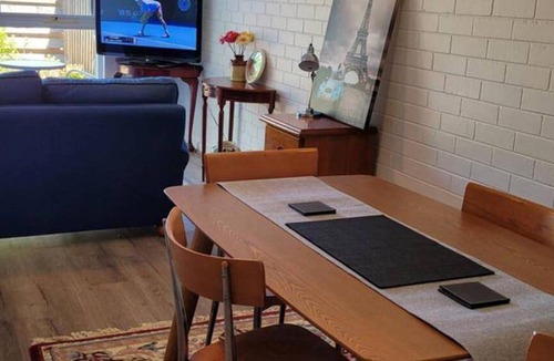 Doncaster Apartment | 15 m² Apartment ∙ 2 bedrooms ∙ 4 guests