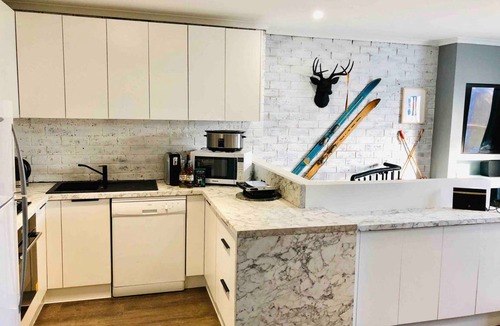 Hotham Heights Apartment | 150 m² Apartment ∙ 3 bedrooms ∙ 8 guests