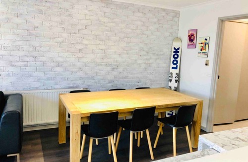 Hotham Heights Apartment | 150 m² Apartment ∙ 3 bedrooms ∙ 8 guests