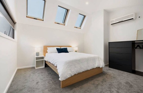Camperdown Apartment | 150 m² Apartment ∙ 2 bedrooms ∙ 4 guests