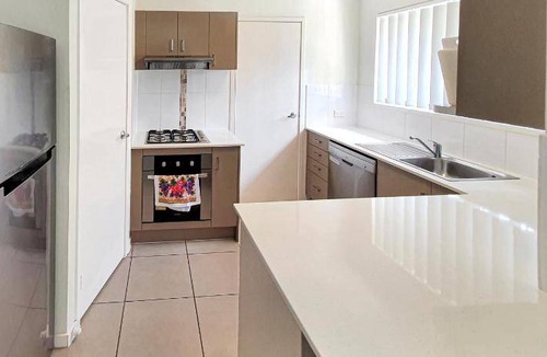 Gracemere Apartment | 150 m² Apartment ∙ 3 bedrooms ∙ 5 guests