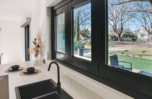 Benalla West House | 150 m² House ∙ 2 bedrooms ∙ 4 guests
