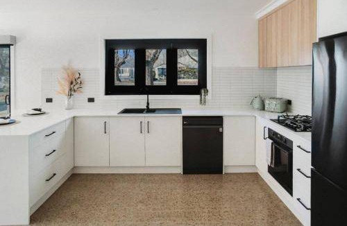 Benalla West House | 150 m² House ∙ 2 bedrooms ∙ 4 guests