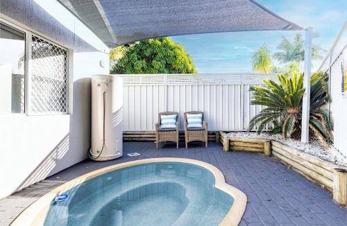 Fingal Bay House | 150 m² House ∙ 3 bedrooms ∙ 6 guests