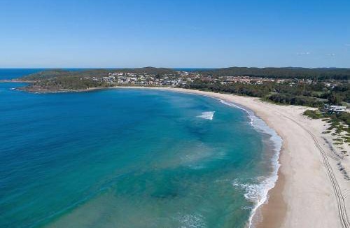 Fingal Bay House | 150 m² House ∙ 3 bedrooms ∙ 6 guests