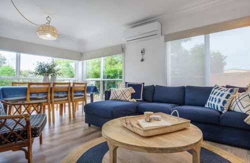 Epping House | 150 m² House ∙ 4 bedrooms ∙ 12 guests