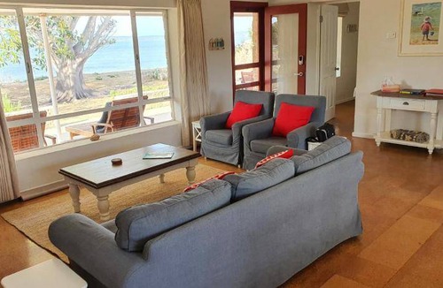 Pelican Lagoon House | 150 m² House ∙ 4 bedrooms ∙ 6 guests