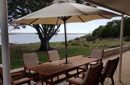 Pelican Lagoon House | 150 m² House ∙ 4 bedrooms ∙ 6 guests