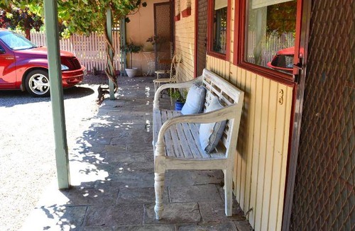Omeo Hotel | 150 m² Motel ∙ 3 bedrooms ∙ 8 guests