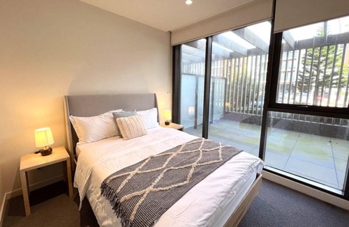Werribee South Apartment | 151 m² Apartment ∙ 2 bedrooms ∙ 4 guests