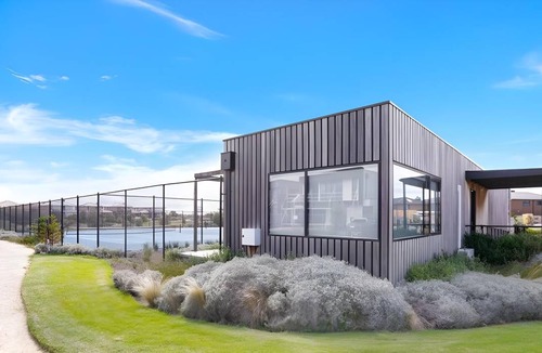 Werribee South Apartment | 151 m² Apartment ∙ 2 bedrooms ∙ 4 guests