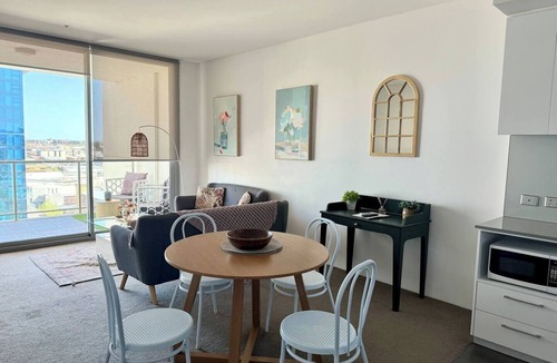 Perth Apartment | 152 City Rest with Views, high up + parking sleeps 2