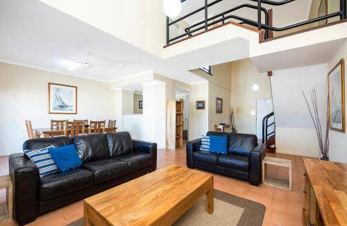 South Fremantle Apartment | 160 m² Apartment ∙ 2 bedrooms ∙ 4 guests