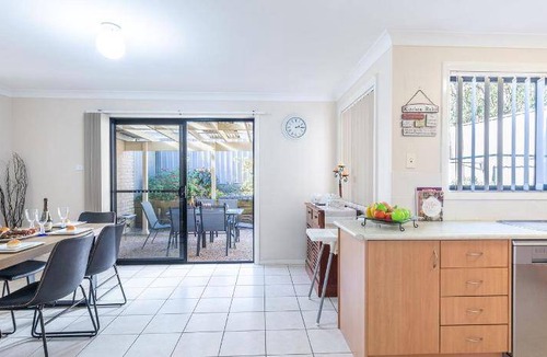 Corlette House | 160 m² House ∙ 3 bedrooms ∙ 6 guests